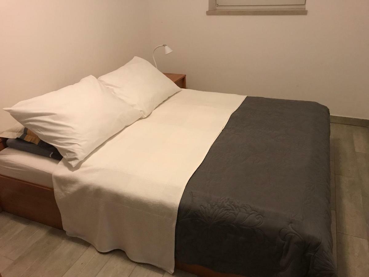 Appartement Midavkl à Pirovac Extérieur photo